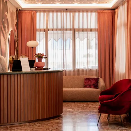 Souvenir Hotel 3*