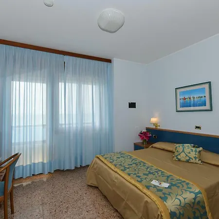 Souvenir Hotel 3*