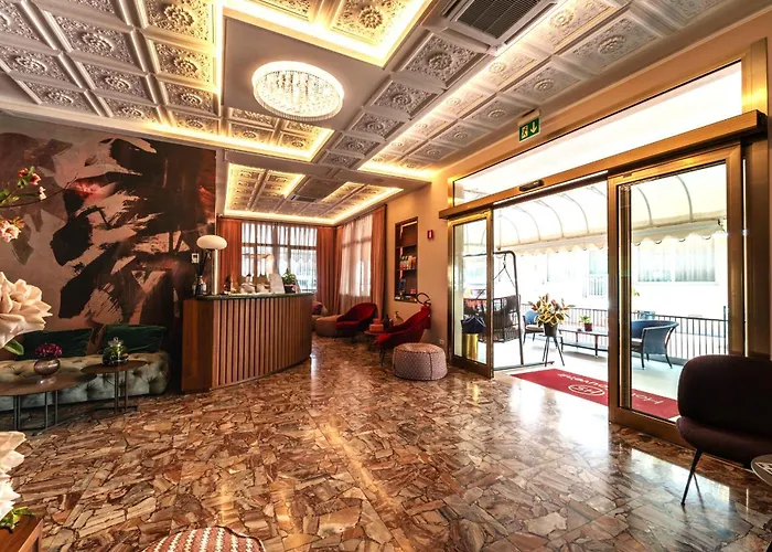 Souvenir Hotel 3*